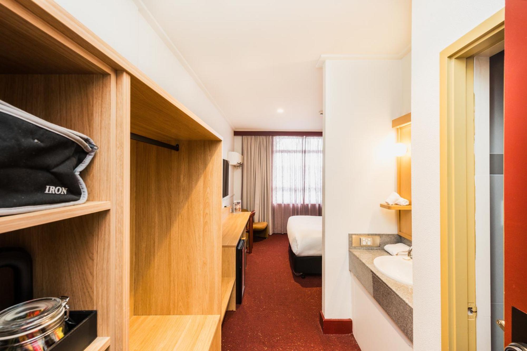 Statesman Hotel Κανμπέρα Δωμάτιο φωτογραφία