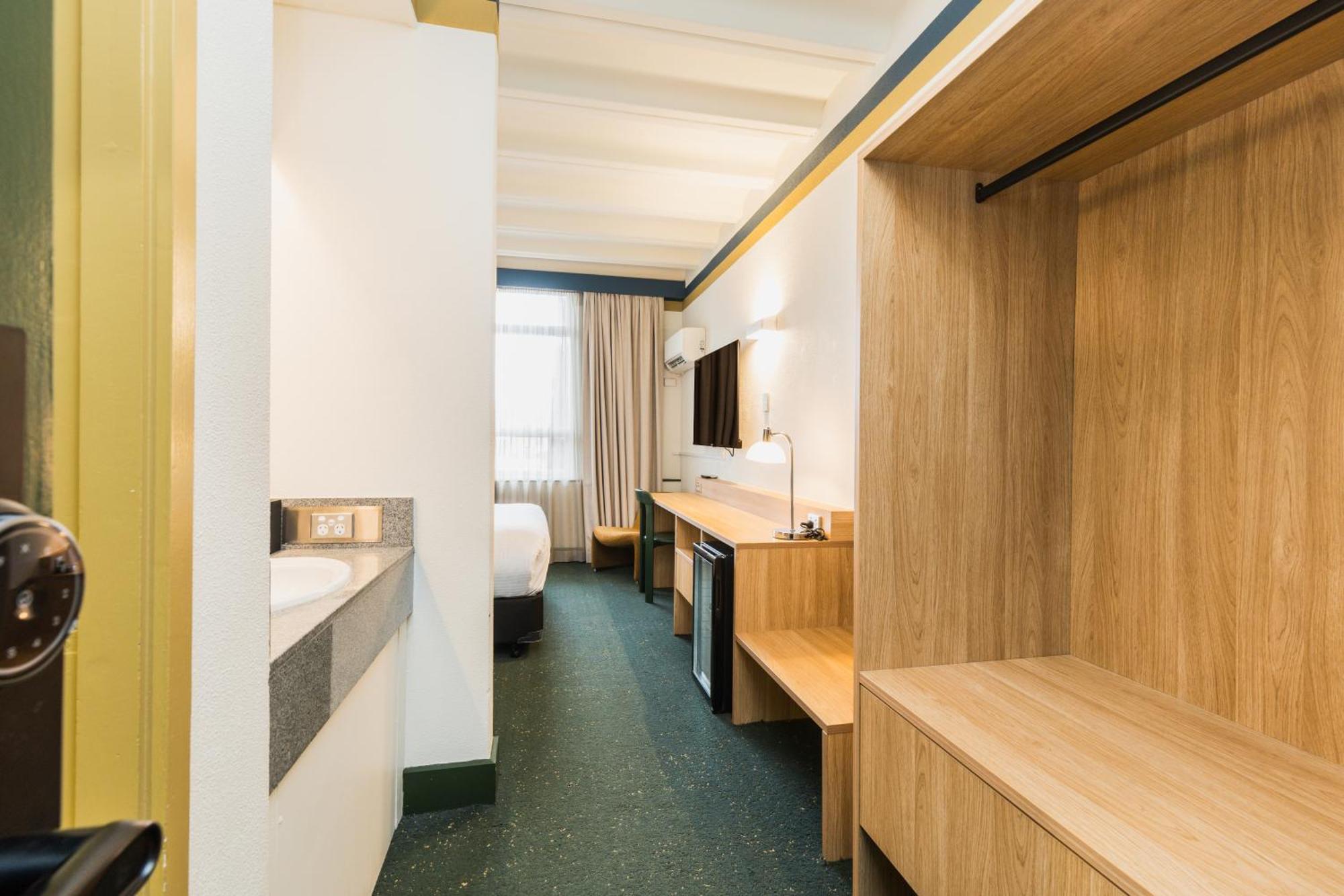 Statesman Hotel Κανμπέρα Δωμάτιο φωτογραφία