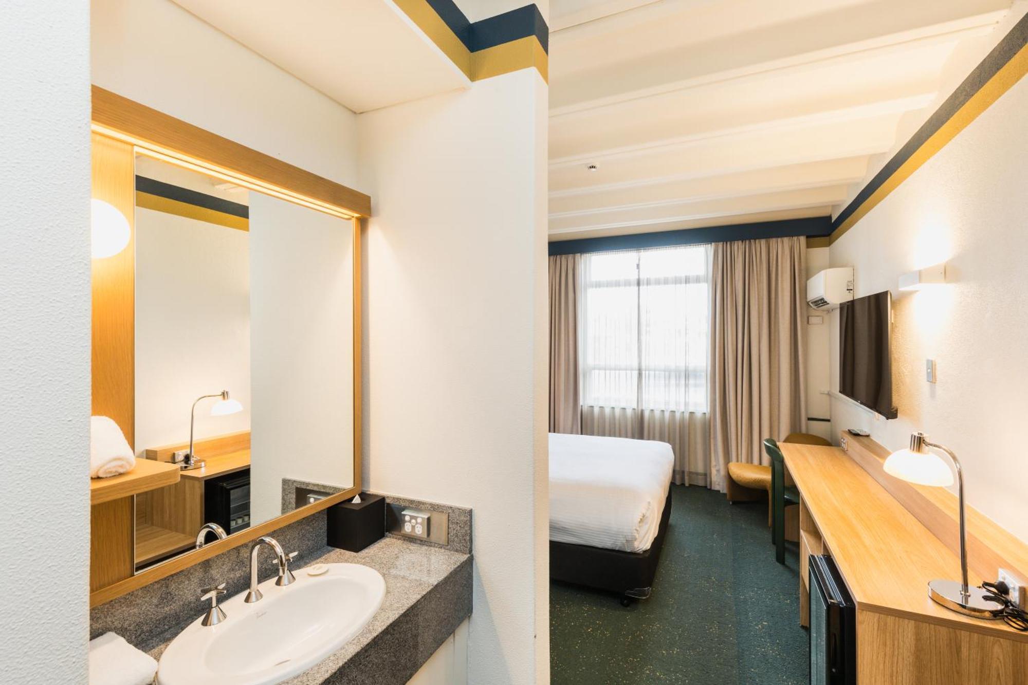Statesman Hotel Κανμπέρα Δωμάτιο φωτογραφία